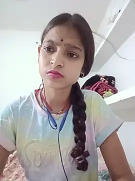 Mohnicute online show from May 2026 11:06:01 AM