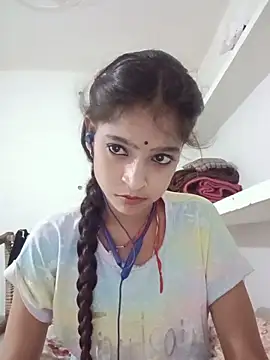 Mohnicute online show from May 2026 06:31:02 PM
