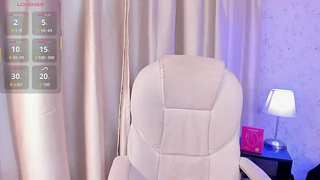 Snapshot of cleeo_nile chatting on November 2025 04:01:02 AM cleeo nile online show from November 2025 04:01:02 AM