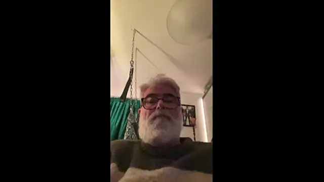 Snapshot of LeatherSdaddy chatting on November 2025 04:29:01 PM LeatherSdaddy online show from November 2025 04:29:01 PM