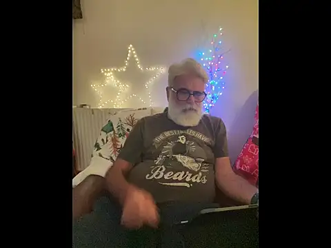 Snapshot of LeatherSdaddy chatting on December 2025 11:13:02 PM LeatherSdaddy online show from December 2025 11:13:02 PM