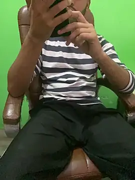 hotyyyyjonny online show from May 2026 03:12:02 AM