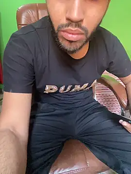 hotyyyyjonny online show from May 2026 04:07:02 AM
