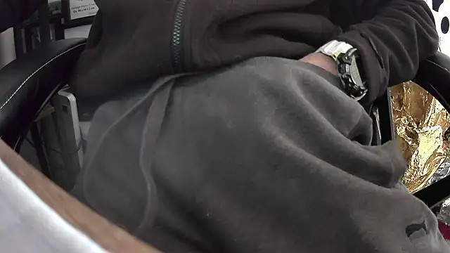 Chrisatmiami online show from November 2025 02:43:02 PM