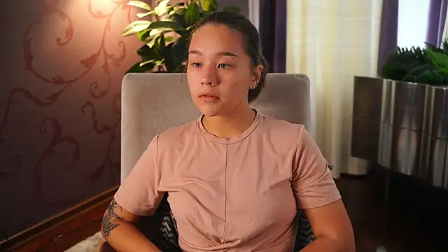 ArleenVizena online show from November 2025 04:44:02 AM