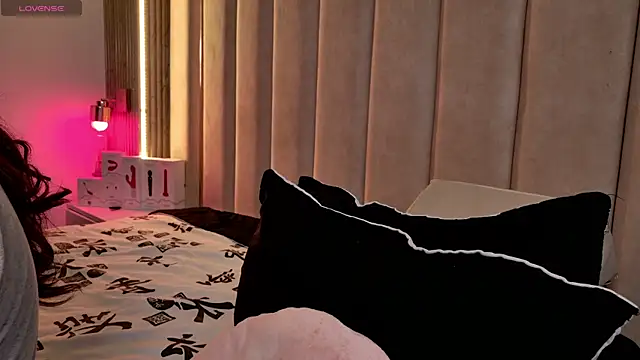Iamnyxy online show from May 2026 11:37:01 AM