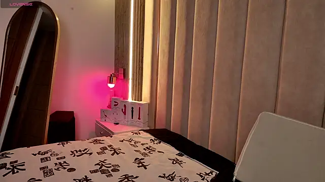 Iamnyxy online show from May 2026 08:44:02 AM
