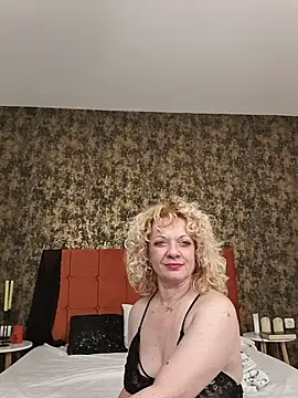 LittleCurlyGirl online show from February 2026 08:25:02 PM