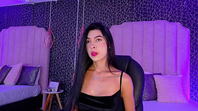 Snapshot of IrisDeLaVega_ chatting on May 2026 01:49:02 PM IrisDeLaVega online show from May 2026 01:49:02 PM