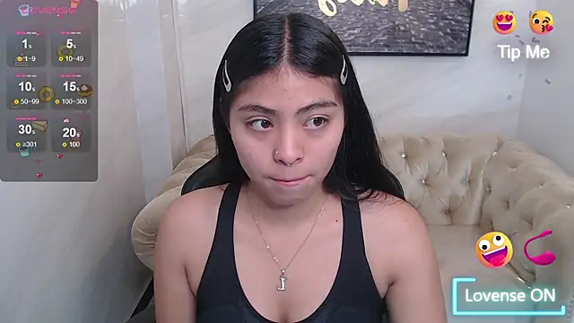 Snapshot of Little_Angelina_v chatting on December 2025 01:27:01 PM Little Angelina v online show from December 2025 01:27:01 PM