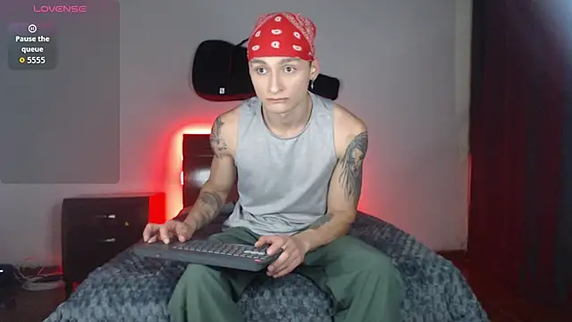 Snapshot of ArthurPhoenixx chatting on January 2026 12:49:02 AM ArthurPhoenixx online show from January 2026 12:49:02 AM