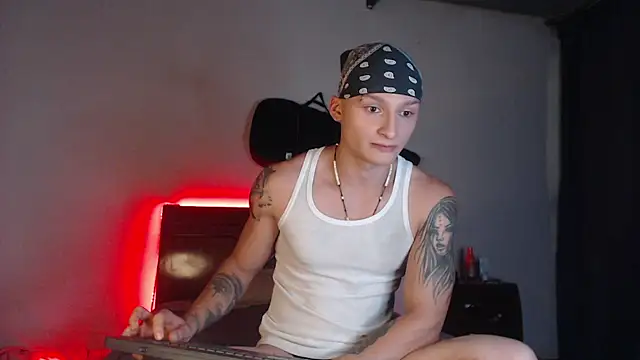 Snapshot of ArthurPhoenixx chatting on February 2026 01:25:02 AM ArthurPhoenixx online show from February 2026 01:25:02 AM