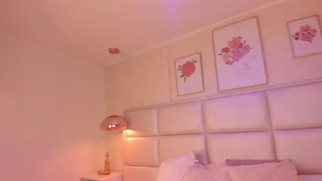 Snapshot of Kate_Winslet_ chatting on December 2025 02:32:02 PM Kate Winslet online show from December 2025 02:32:02 PM