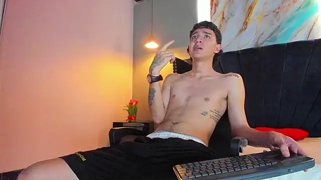 Xanderr owen2 online show from February 2026 08:03:02 PM