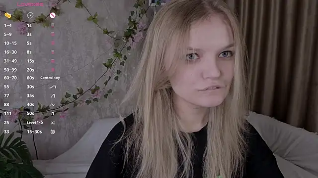 Snapshot of MicheleHonas chatting on March 2026 05:42:02 PM MicheleHonas online show from March 2026 05:42:02 PM