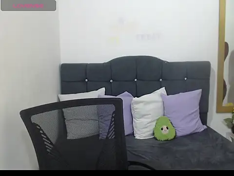 Bia LuxBia Lux online show from November 2025 08:22:02 PM