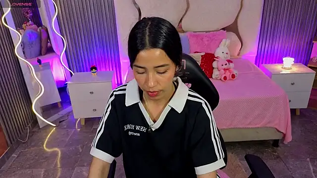 Joselyn tay online show from April 2026 12:36:01 PM