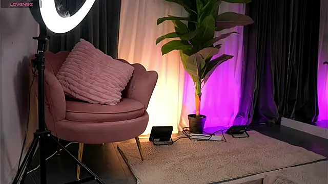 WendyyLuv online show from June 2026 08:23:01 PM