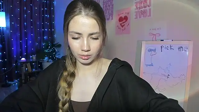 Aurora Glow21 online show from March 2026 12:21:02 PM