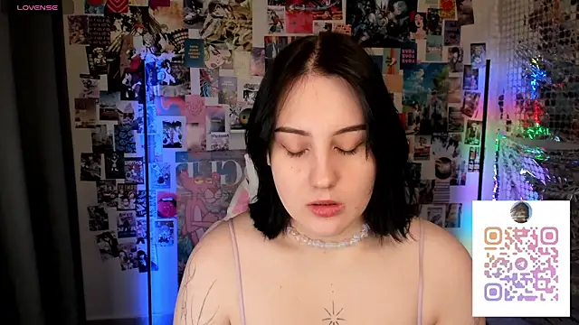 Snapshot of hey_tessa chatting on March 2026 07:20:02 PM hey tessa online show from March 2026 07:20:02 PM