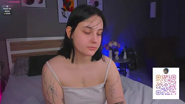 Snapshot of hey_tessa chatting on March 2026 07:43:02 PM hey tessa online show from March 2026 07:43:02 PM