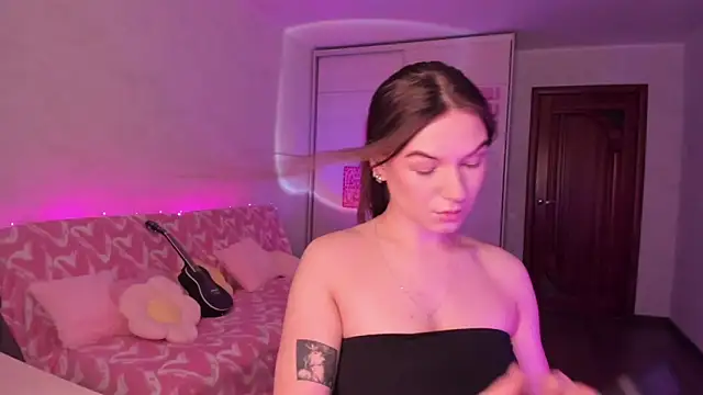 luna lust 212 online show from June 2026 04:15:02 AM