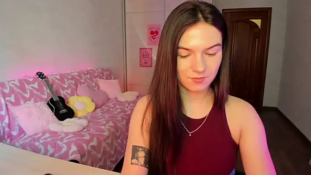 luna lust 212 online show from June 2026 04:12:01 AM