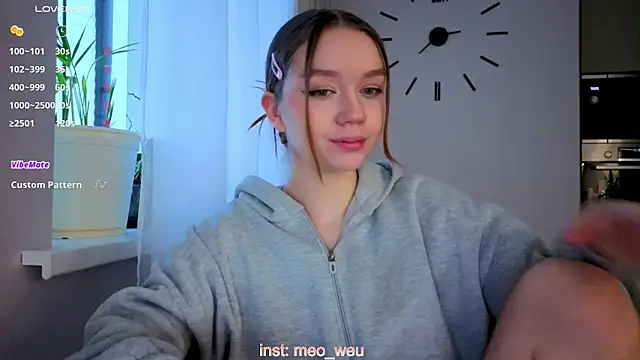 Snapshot of me_liss chatting on November 2025 06:22:01 AM me liss online show from November 2025 06:22:01 AM