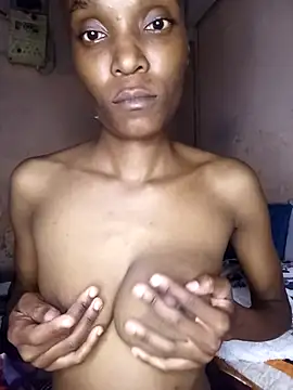 Snapshot of Beverlygurlx6 chatting on April 2026 08:39:02 PM Beverlygurlx6 online show from April 2026 08:39:02 PM