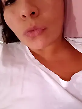 LatinaCalienteMilf online show from November 2025 03:45:01 PM