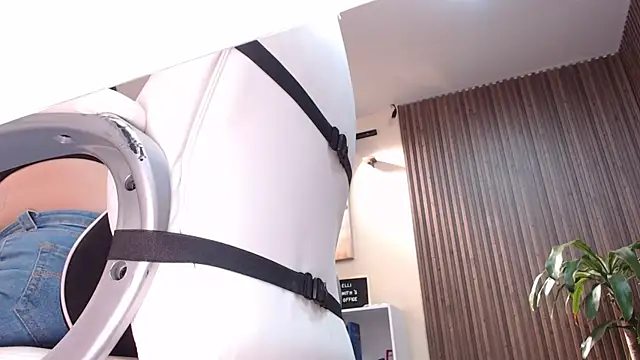 ElliSmith online show from February 2026 07:19:02 PM