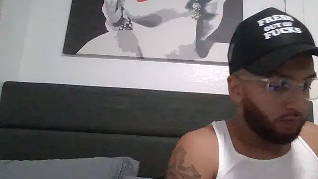 Snapshot of jloco954 chatting on November 2025 05:46:02 AM jloco954 online show from November 2025 05:46:02 AM