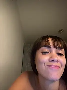 carolsapequinha online show from April 2026 01:41:02 AM