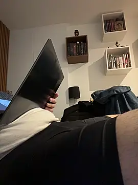 Snapshot of Manuelst11928 chatting on November 2025 04:44:02 AM Manuelst11928 online show from November 2025 04:44:02 AM