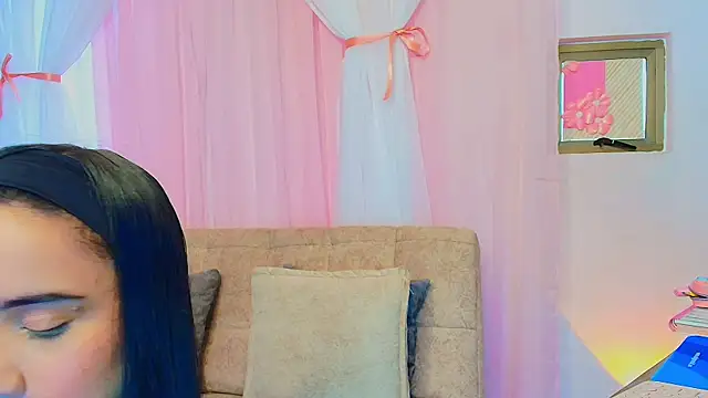 Snapshot of lizzy_kane chatting on March 2026 09:21:02 PM lizzy kane online show from March 2026 09:21:02 PM