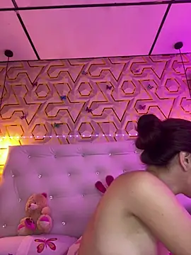 MelanyyJhonson15 online show from February 2026 02:43:01 AM