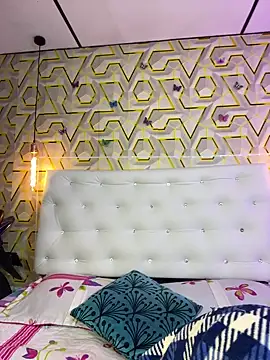 MelanyyJhonson15 online show from May 2026 03:25:01 AM