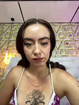 MelanyyJhonson15 online show from June 2026 12:32:02 AM