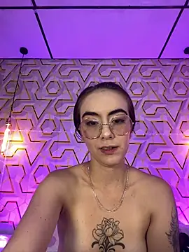 MelanyyJhonson15 online show from June 2026 09:28:02 PM