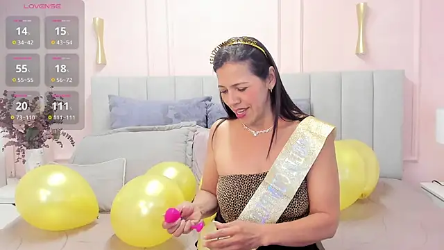 Dulce emi online show from June 2026 02:54:01 PM