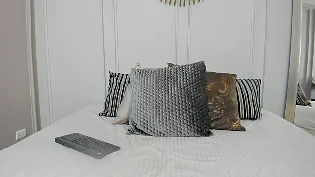 Snapshot of Mia-Kendall chatting on November 2025 07:39:02 PM Mia-Kendall online show from November 2025 07:39:02 PM