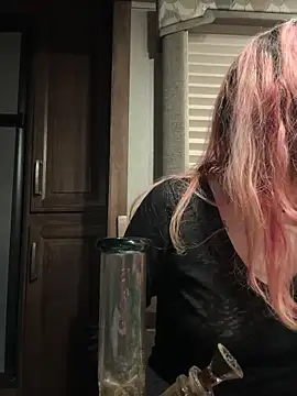 needlefaceUwU online show from November 2025 07:29:01 AM