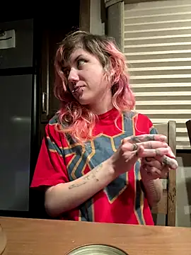 Snapshot of needlefaceUwU chatting on November 2025 08:35:01 AM needlefaceUwU online show from November 2025 08:35:01 AM