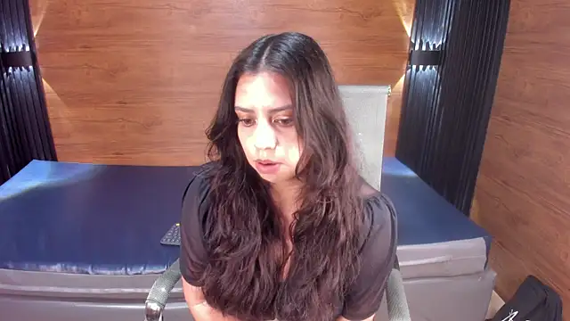 Snapshot of Karoll_Heart chatting on November 2025 07:07:02 PM Karoll Heart online show from November 2025 07:07:02 PM