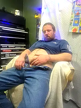 Snapshot of Txweld69 chatting on January 2026 12:49:02 AM Txweld69 online show from January 2026 12:49:02 AM