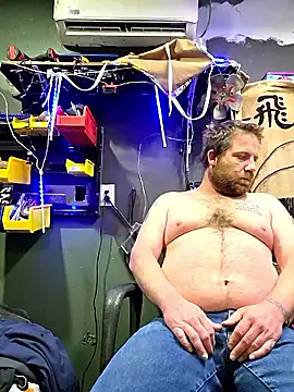 Snapshot of Txweld69 chatting on February 2026 04:32:01 PM Txweld69 online show from February 2026 04:32:01 PM