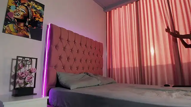 VanillaFlo online show from May 2026 04:52:01 AM