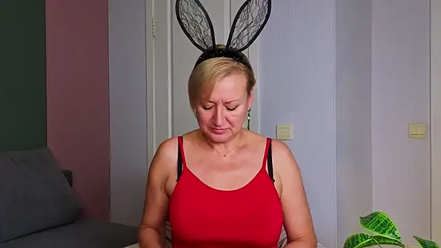 Snapshot of JessyMor chatting on November 2025 04:28:02 PM JessyMor online show from November 2025 04:28:02 PM