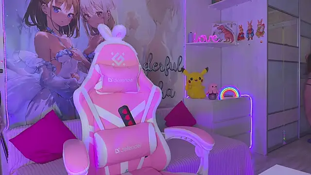 CheekySashaCharm online show from June 2026 07:12:02 AM