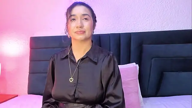 VictoriaRouge  online show from May 2026 08:28:01 PM